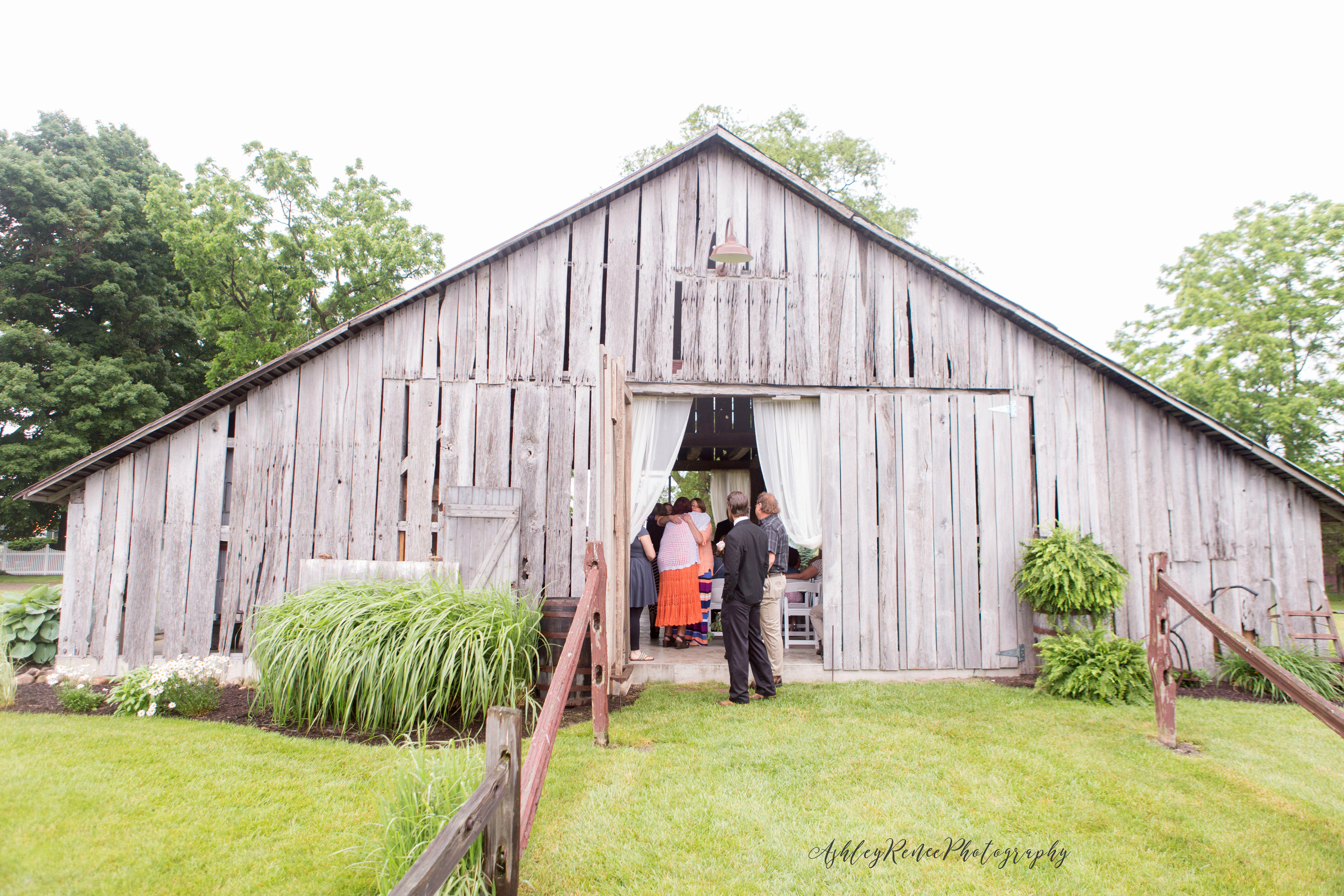 The Farmhouse Weddings Nappanee Indiana Ashley Renee Photography