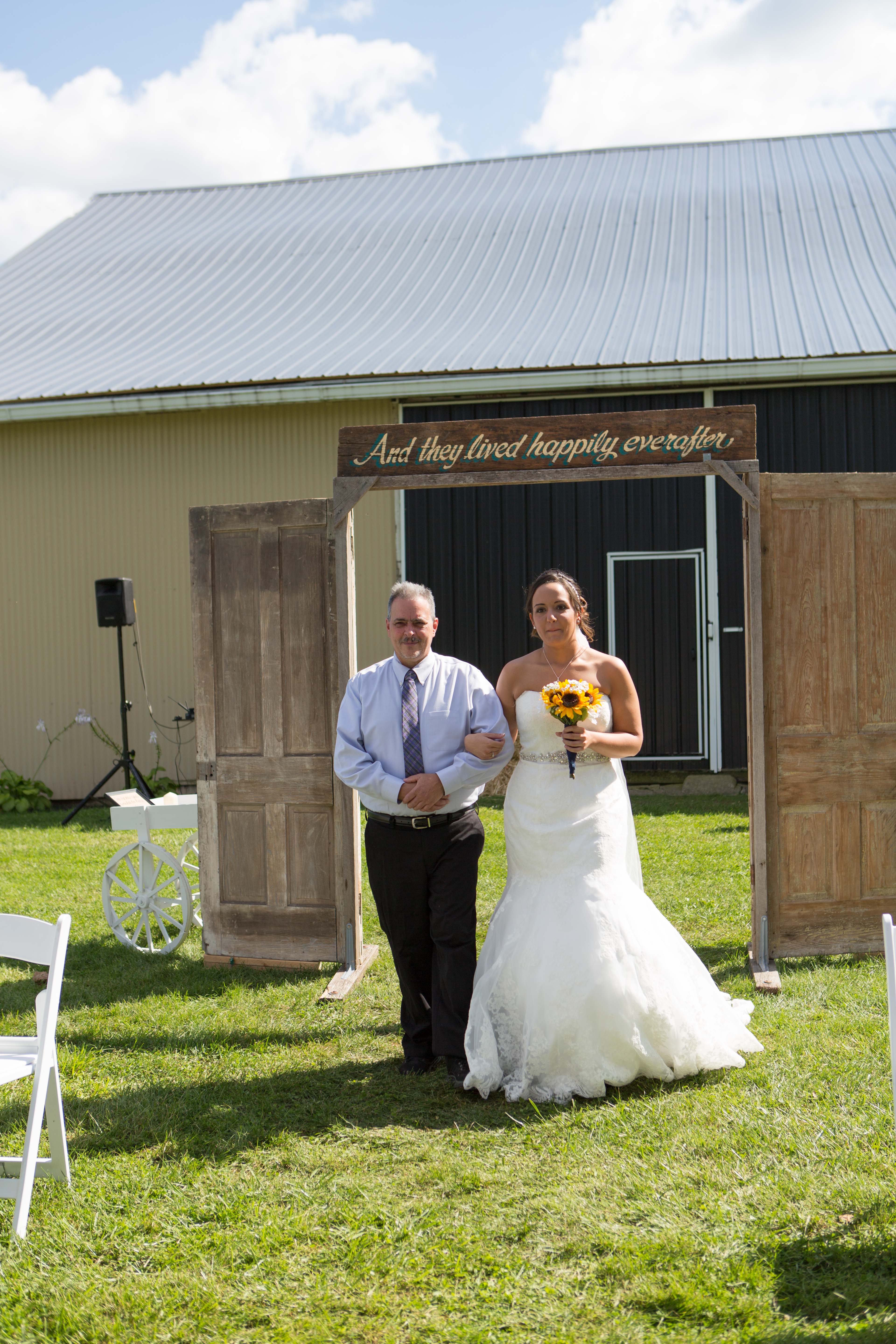 Crooked Road Barn Wedding Ashley Renee Photography