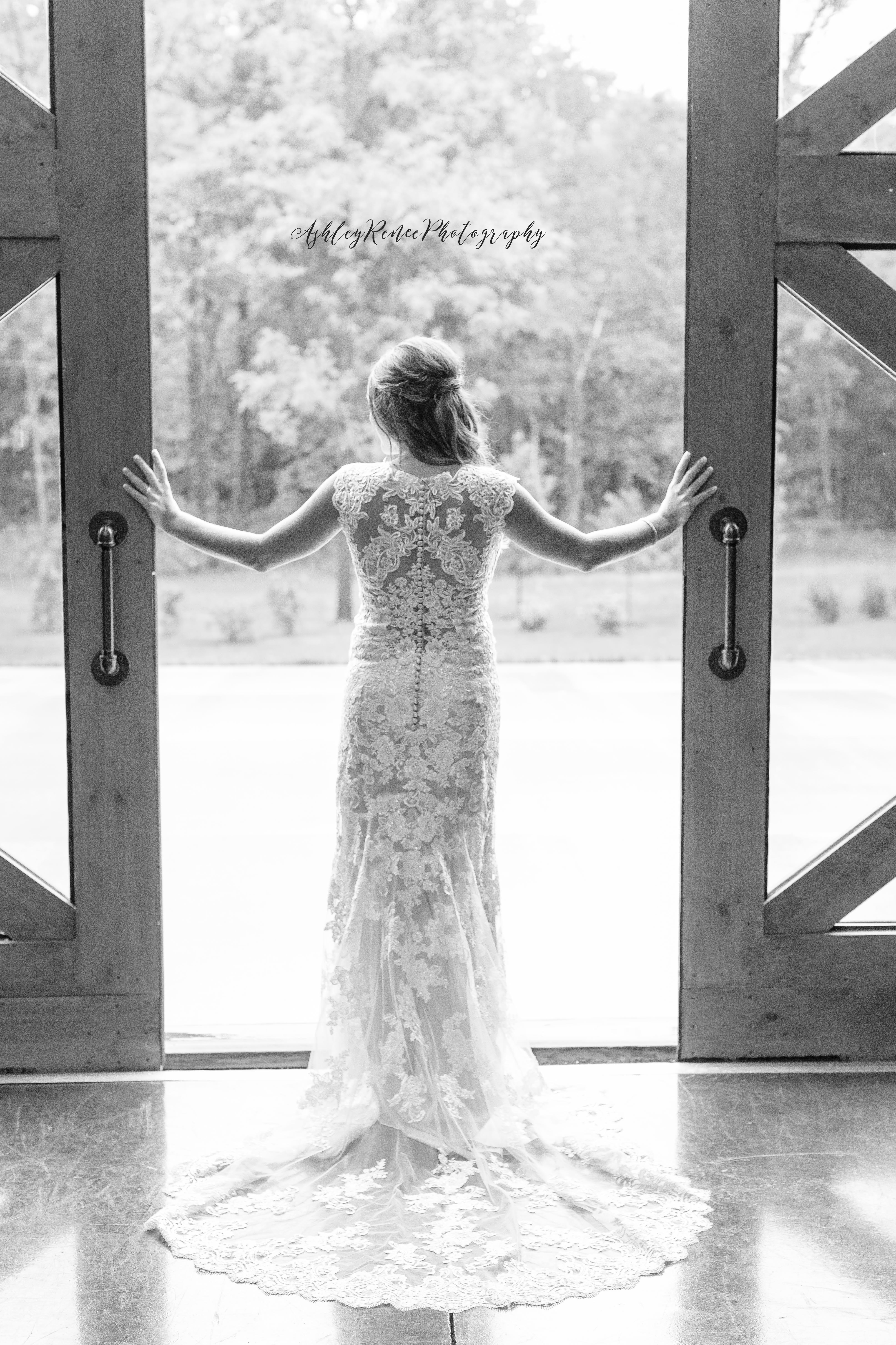 AshleyReneePhotography Hidden Hallow Farm wedding Bride